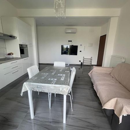 Autumn Apartment Вадо Лигуре Екстериор снимка