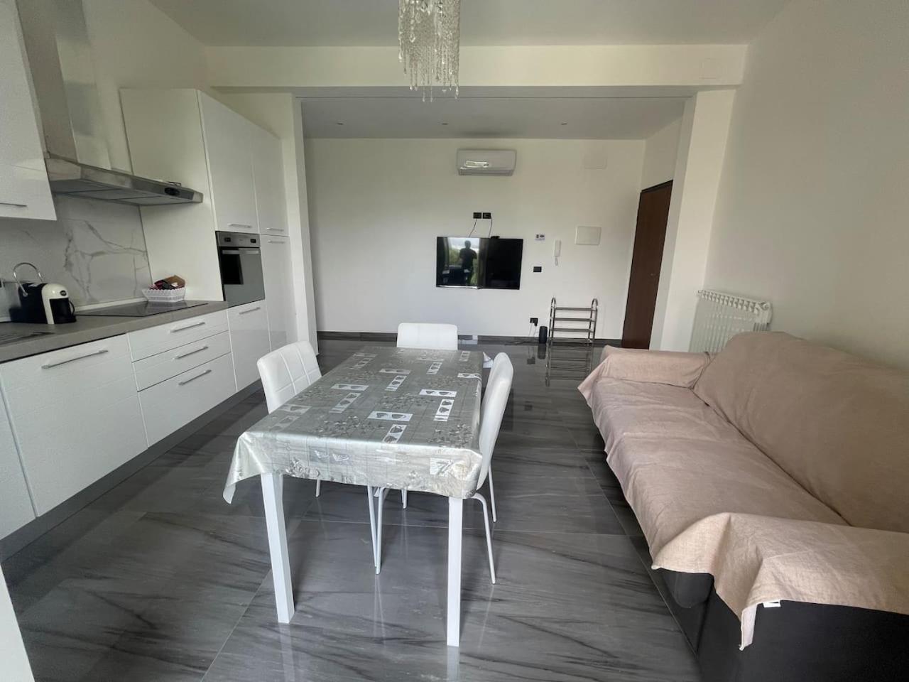 Autumn Apartment Вадо Лигуре Екстериор снимка